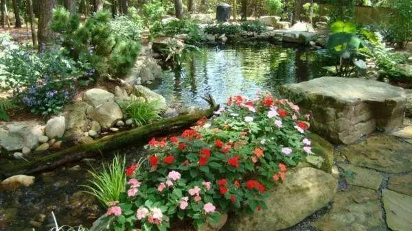 庭院花園設(shè)計(jì)怎么少的了水景？
