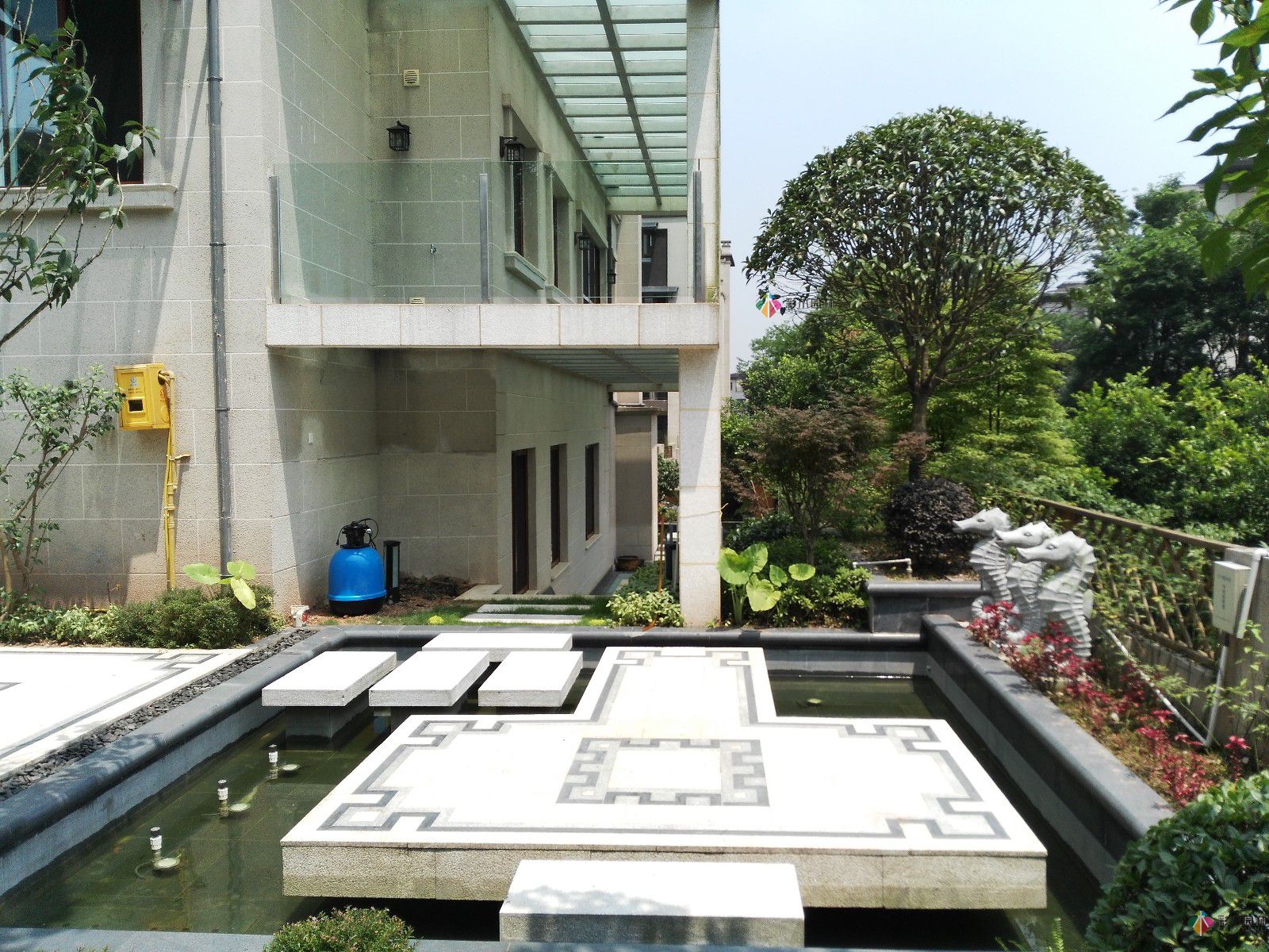陽(yáng)臺(tái)花園設(shè)計(jì)方法及技巧